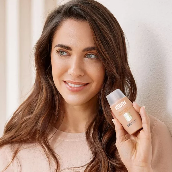Isdin Fusion Water Magic Color Medium SPF 50 | Protector solar con color