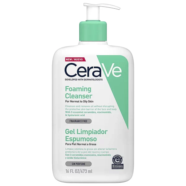 El Gel Limpiador espumoso de CeraVe crea espuma suave para limpiar profundamente el rostro y el cuerpo, sin alterar la barrera natural de la piel.