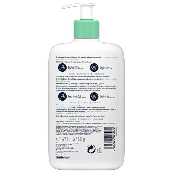 El Gel Limpiador espumoso de CeraVe crea espuma suave para limpiar profundamente el rostro y el cuerpo, sin alterar la barrera natural de la piel.
