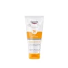 Protector solar ultraligero con textura de gel-crema
