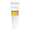 Protección solar óptima con SPF 50 acción correctiva de la hiperpigmentación, indicada para manchas asociadas a la maternidad. Protección contra luz azul, amplio cubrimiento.