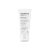 Crema de manos y escote con activos despigmentantes liposomados que mejoran la apariencia de las manchas y homogenizan el tono de la piel.