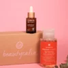¡Por tiempo limitado! Compra un Sesvitamin C Serum Liposomado y llévate GRATIS Sensyses Lighting para que completes tu rutina de luminosidad y efecto antioxidante en tu piel.