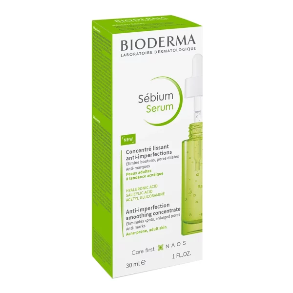Aplicación nocturna del Bioderma Sébium Serum Anti-imperfecciones sobre piel limpia.