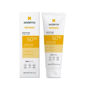 Protector solar corporal Repaskin Fluido Ligero Sesderma 200ml