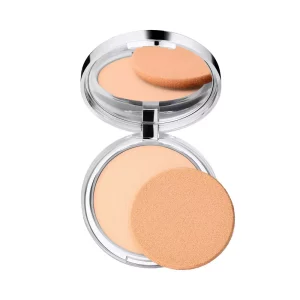 Polvos compactos CLINIQUE Stay-Matte tono claro, textura ligera y acabado mate, con espejo y esponja incluidos