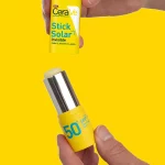 CeraVe Stick Solar Invisible SPF50+ 8gr - Imagen 3