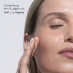 ISDIN Coverage Base de Maquillaje tono 1.0 Pearl SPF 50+ 30g - Imagen 3